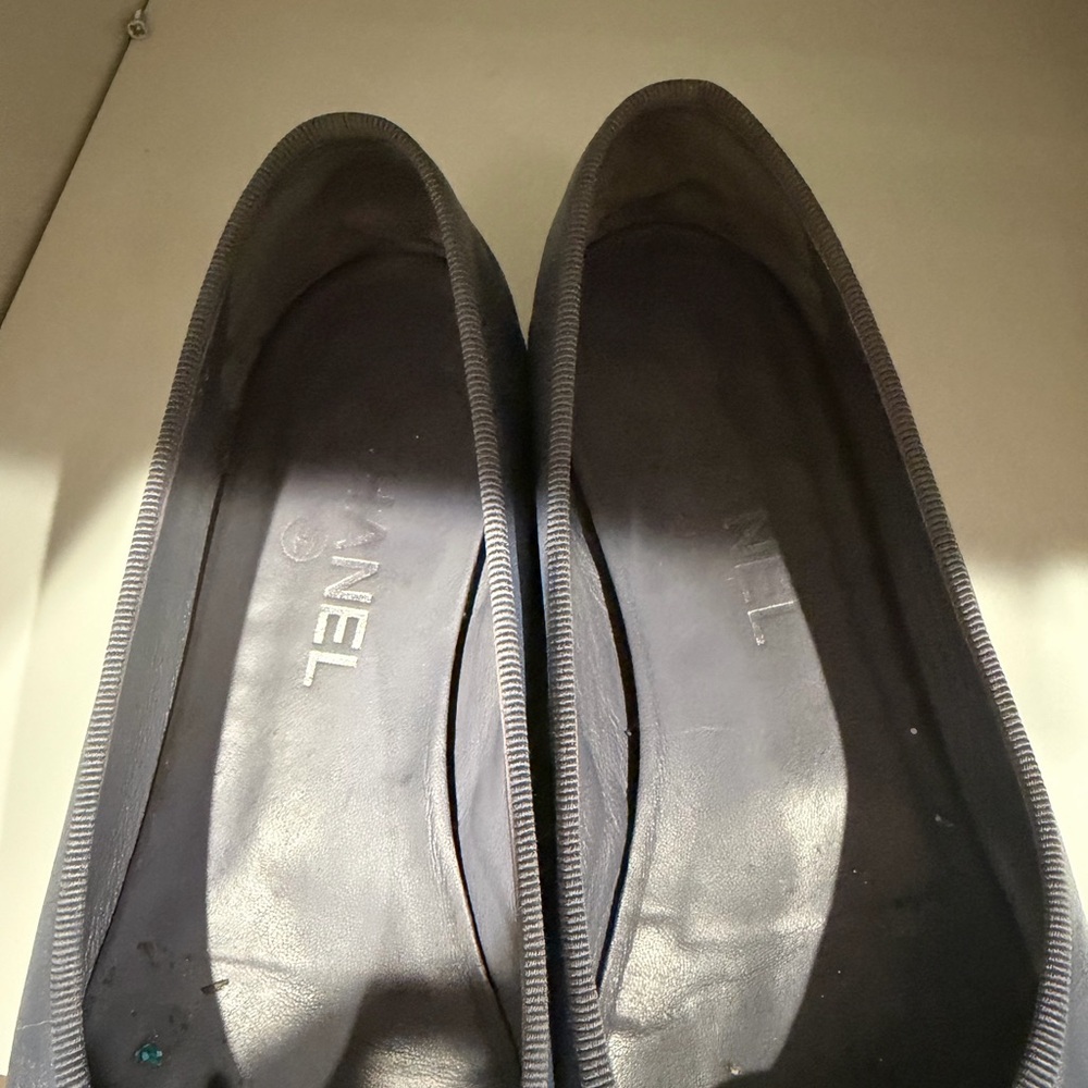 CHANEL Blue Leather Cap-Toe Bow Ballet Flats 38.5 - Picture 3 of 4